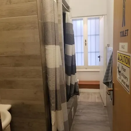 Hurricane Hostel *
