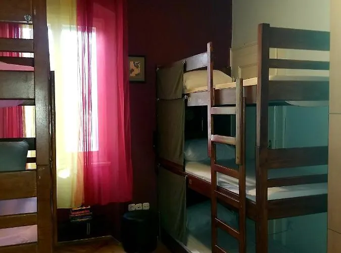 Hurricane אכסניה