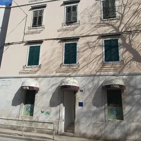 Hurricane Хостел *